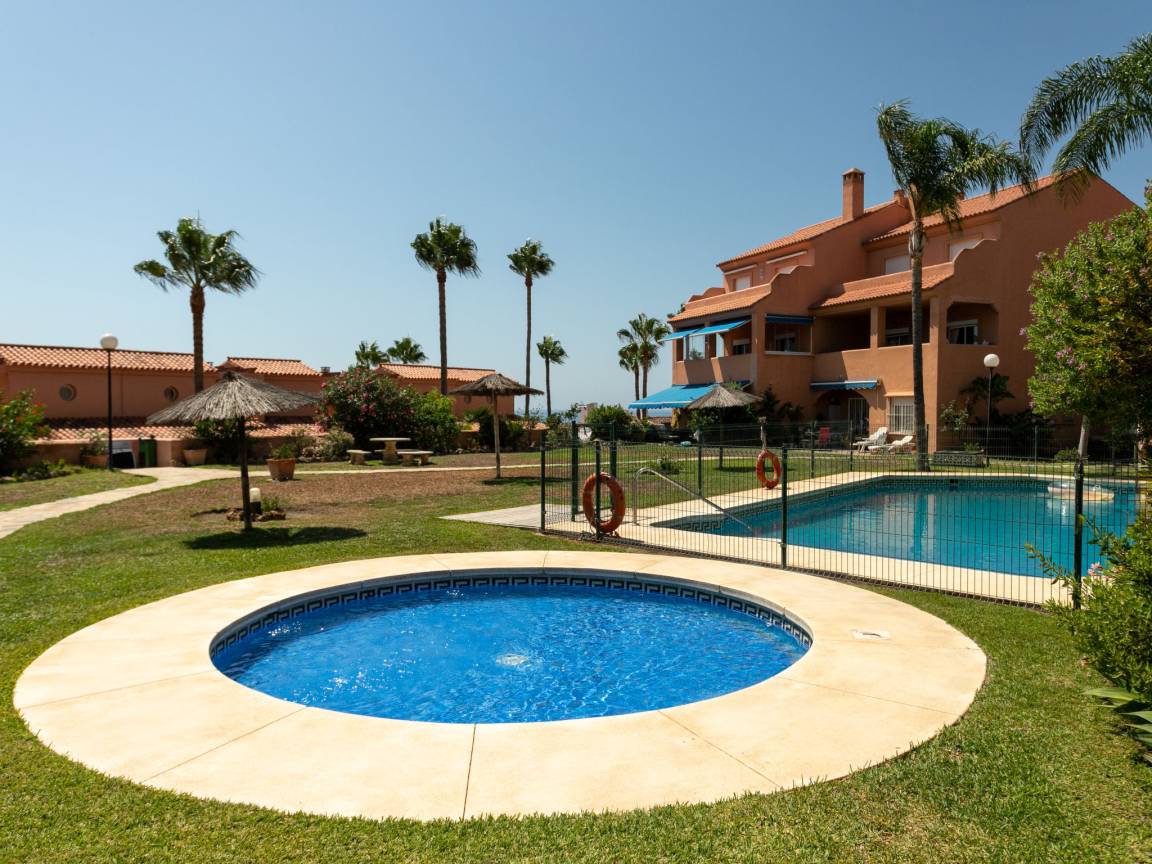 78 M² Apartamento ∙ 2 Habitaciones ∙ 4 Huéspedes - Estepona