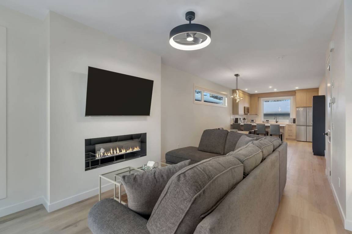 140 M² House ∙ 2 Bedrooms ∙ 6 Guests - Calgary
