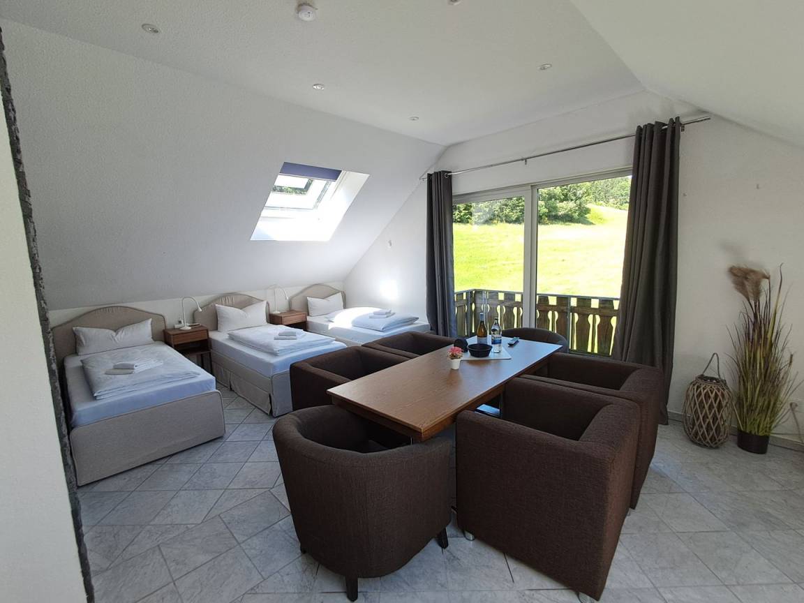 60 M² Ferienwohnung ∙ 1 Schlafzimmer ∙ 6 Gäste - Winterberg
