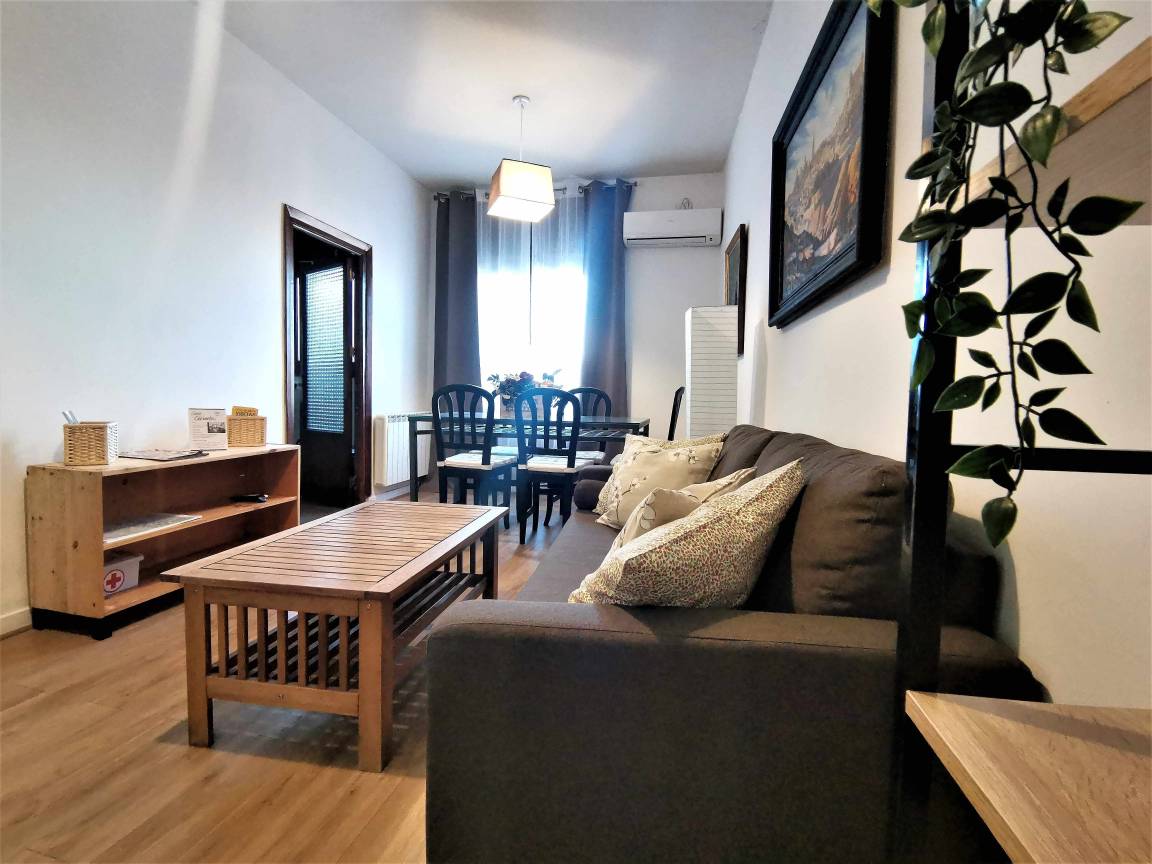 75 M² House ∙ 2 Bedrooms ∙ 5 Guests - Toledo