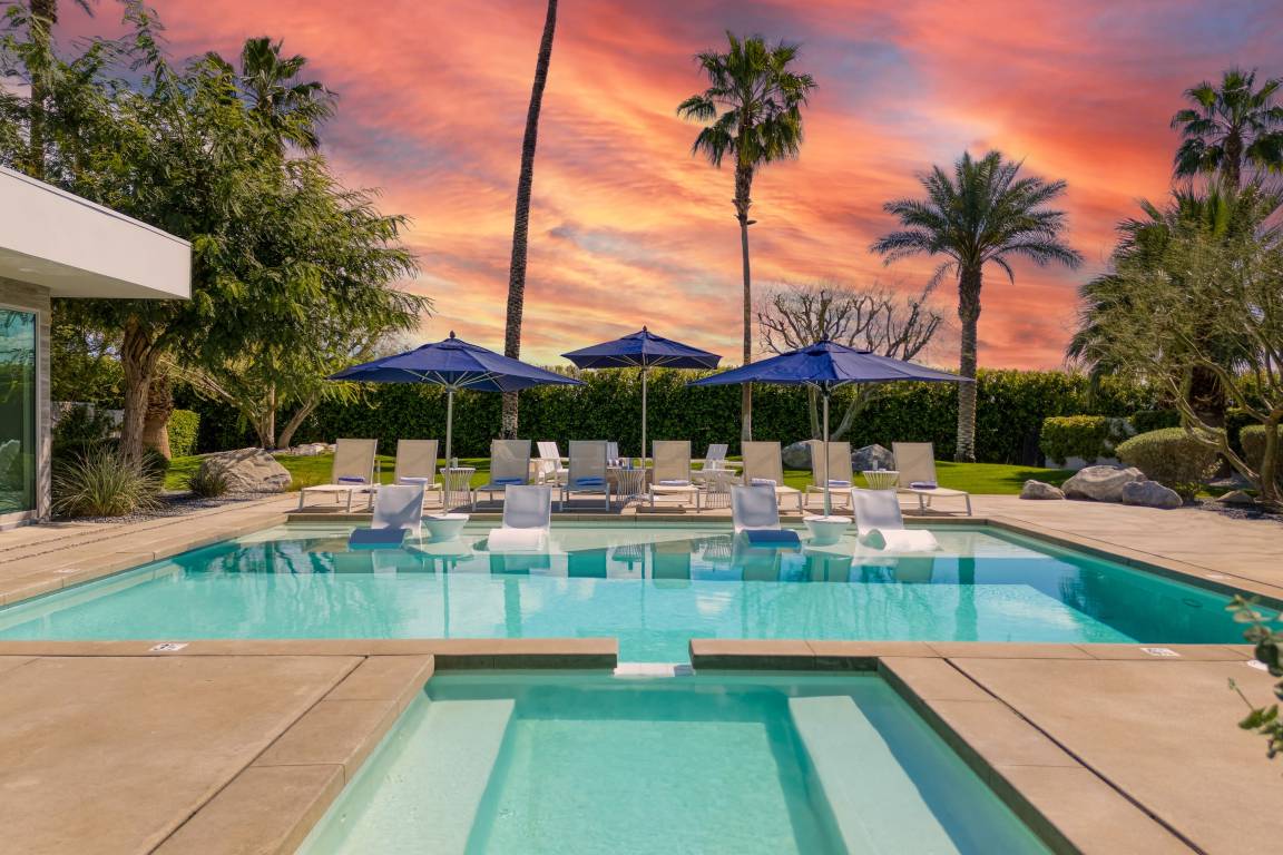 337 M² Villa ∙ 6 Bedrooms ∙ 16 Guests - Coachella, CA