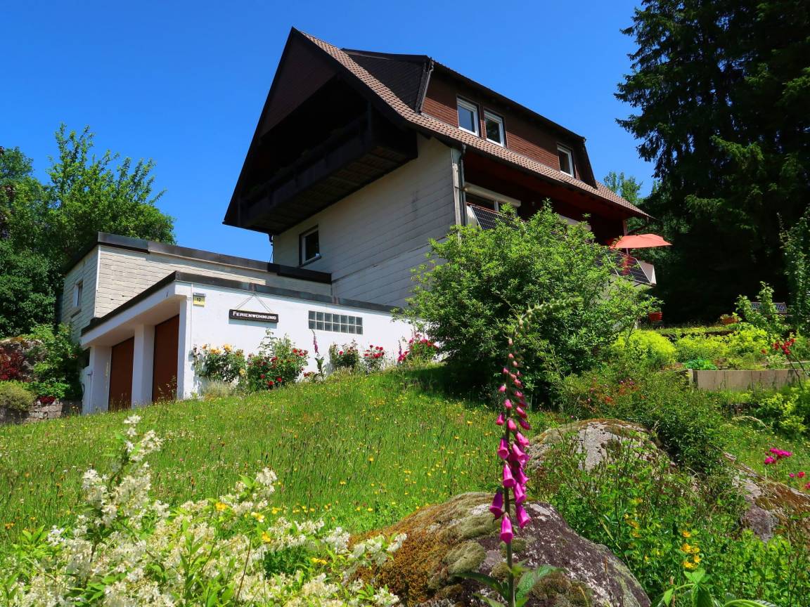 65 M² Ferienwohnung ∙ 1 Schlafzimmer ∙ 2 Gäste - Hornberg