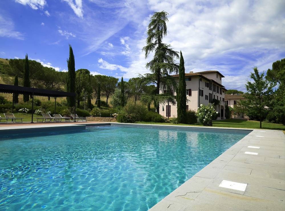 Casale a Certaldo con giardino, piscina e terrazza
