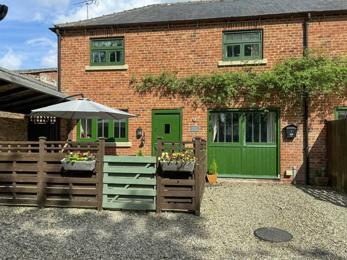 Cottage ∙ 2 Bedrooms ∙ 4 Guests - York