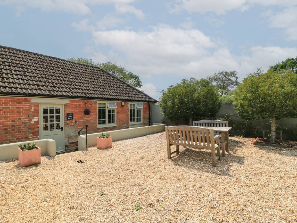 Cottage ∙ 2 Bedrooms ∙ 3 Guests - Shaftesbury