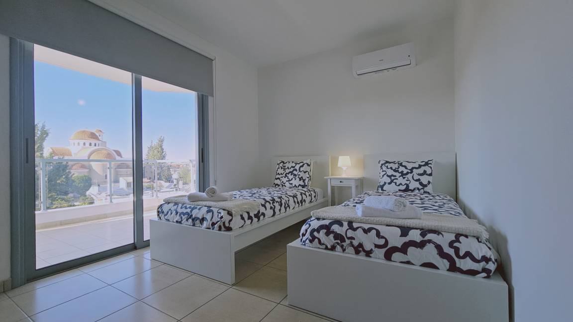 100 M² Apartment ∙ 2 Bedrooms ∙ 6 Guests - Larnaca