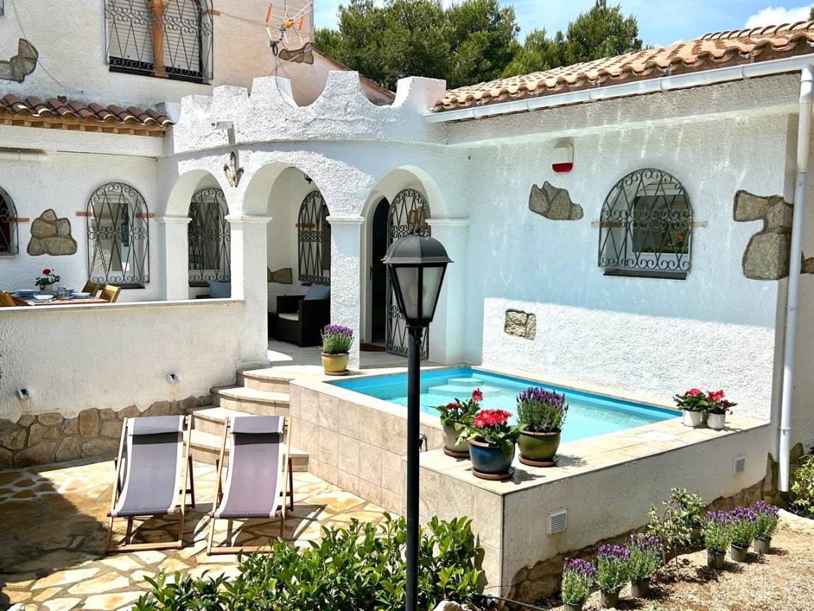 84 M² Villa ∙ 2 Bedrooms ∙ 4 Guests - Cambrils