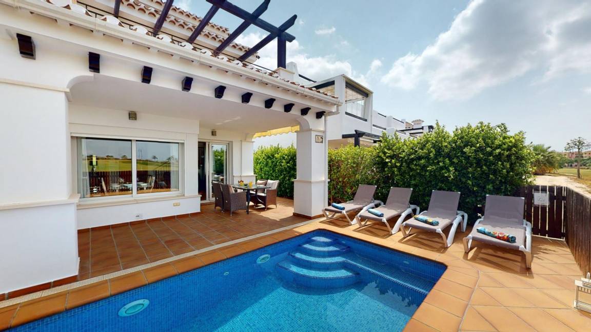 97 M² Villa ∙ 2 Bedrooms ∙ 4 Guests - Los Alcázares