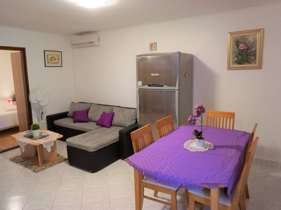 40 M² House ∙ 2 Bedrooms ∙ 6 Guests - Zaton