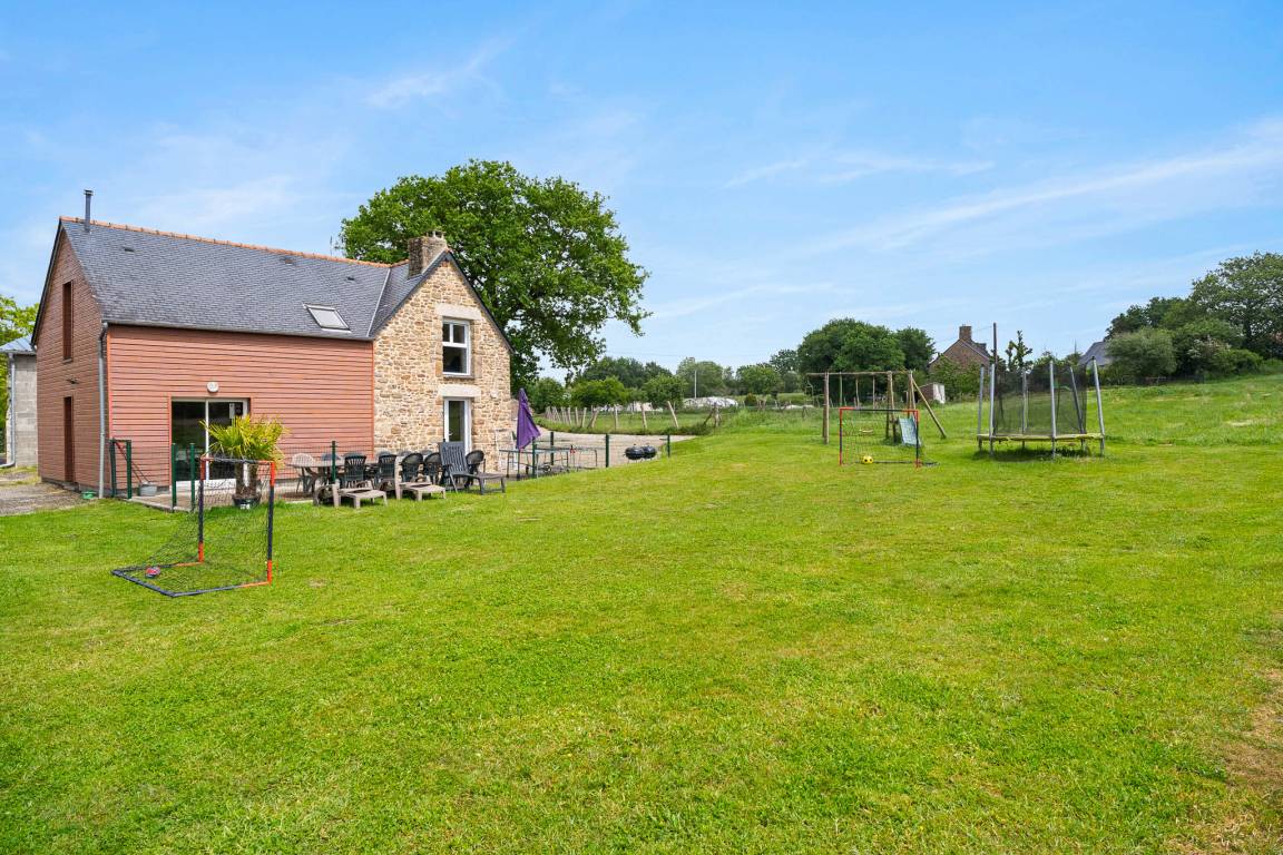 120 M² Gîte ∙ 4 Bedrooms ∙ 14 Guests - Saint-Malo