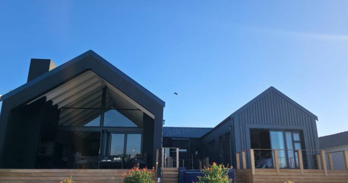 320 M² House ∙ 3 Bedrooms ∙ 6 Guests - Western Cape
