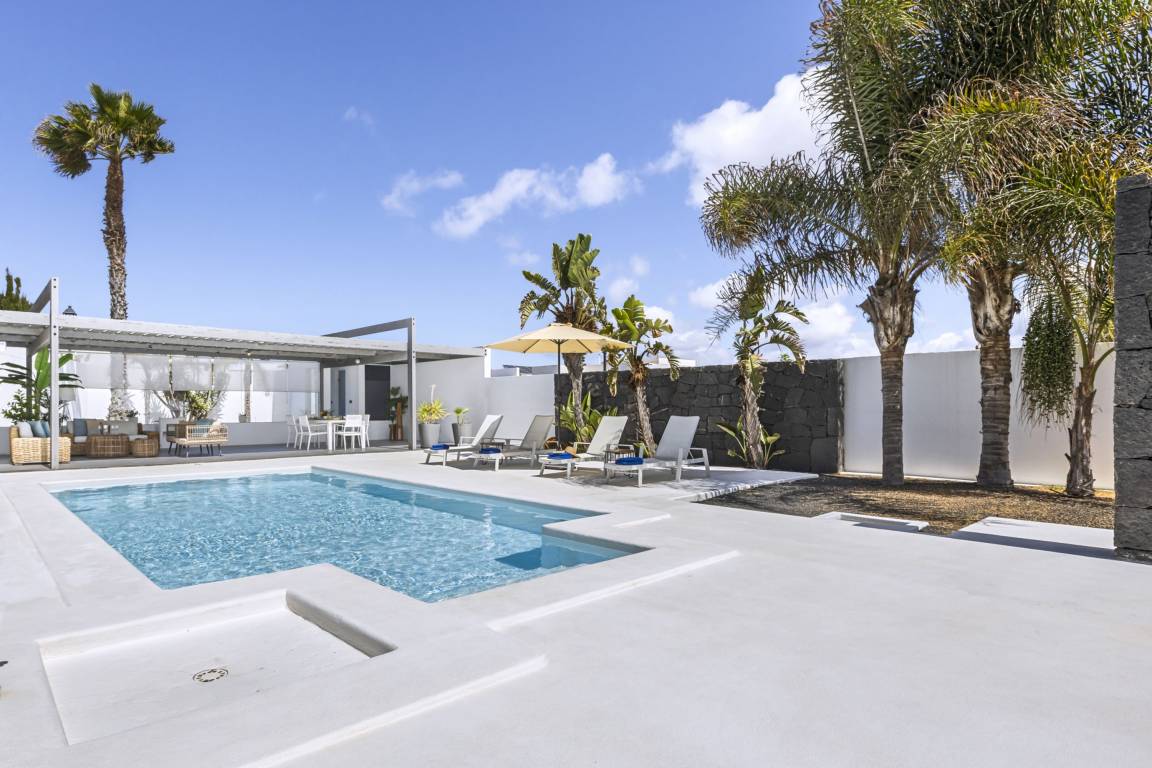 130 M² Apartment ∙ 3 Bedrooms ∙ 6 Guests - Playa Blanca