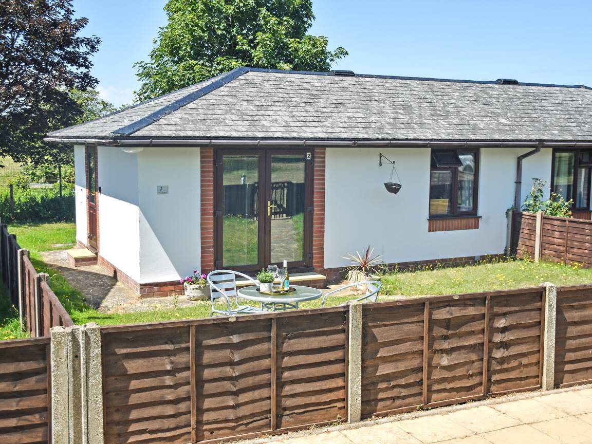 Cottage ∙ 2 Bedrooms ∙ 4 Guests - Hemsby