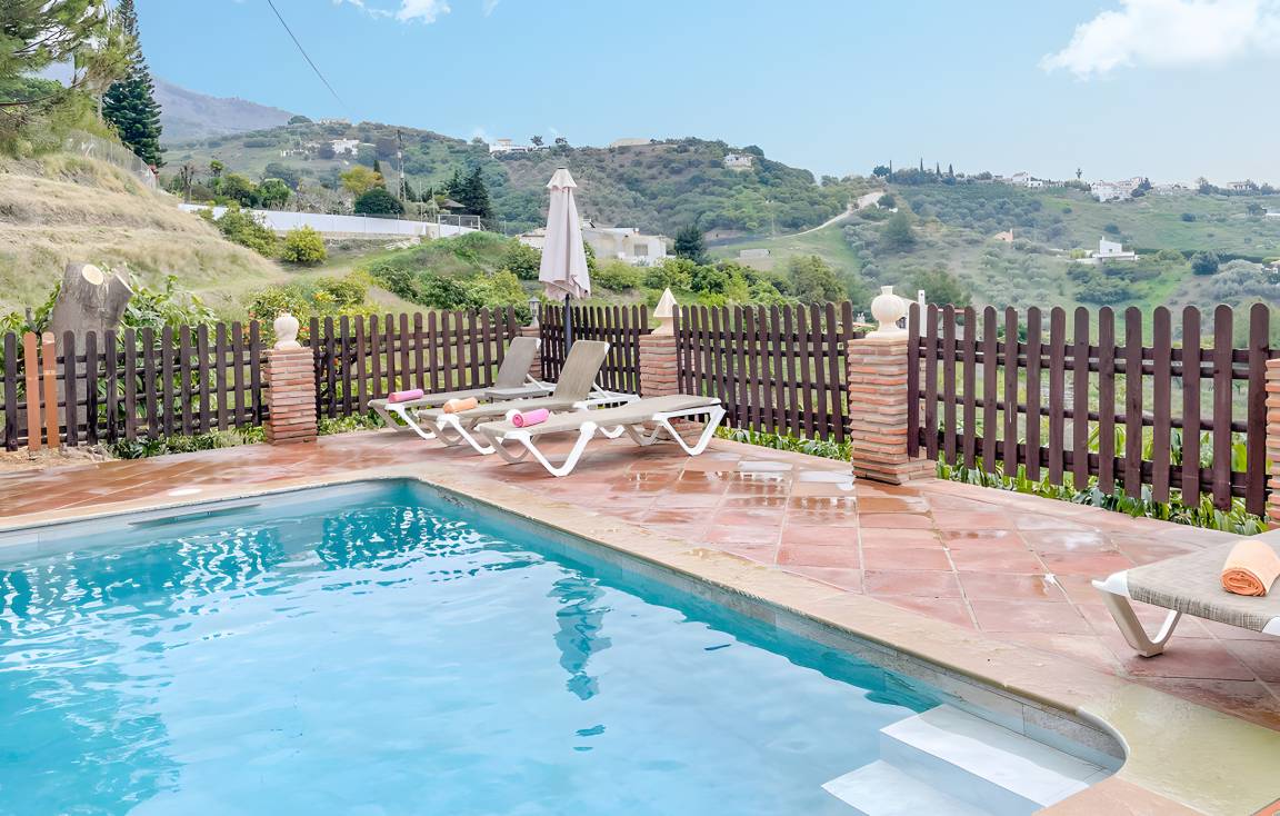 90 M² Ferienhaus ∙ 3 Schlafzimmer ∙ 5 Gäste - Frigiliana