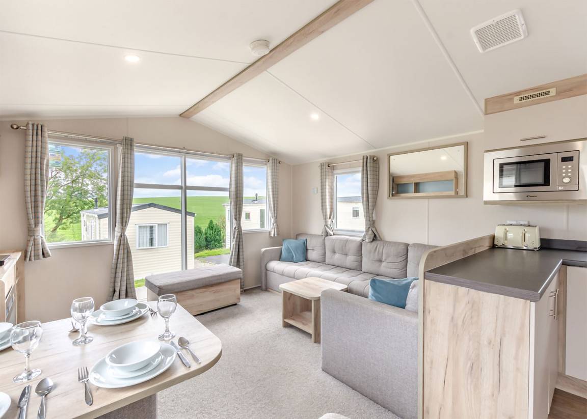 Caravan ∙ 3 Bedrooms ∙ 8 Guests - Clacton-on-Sea