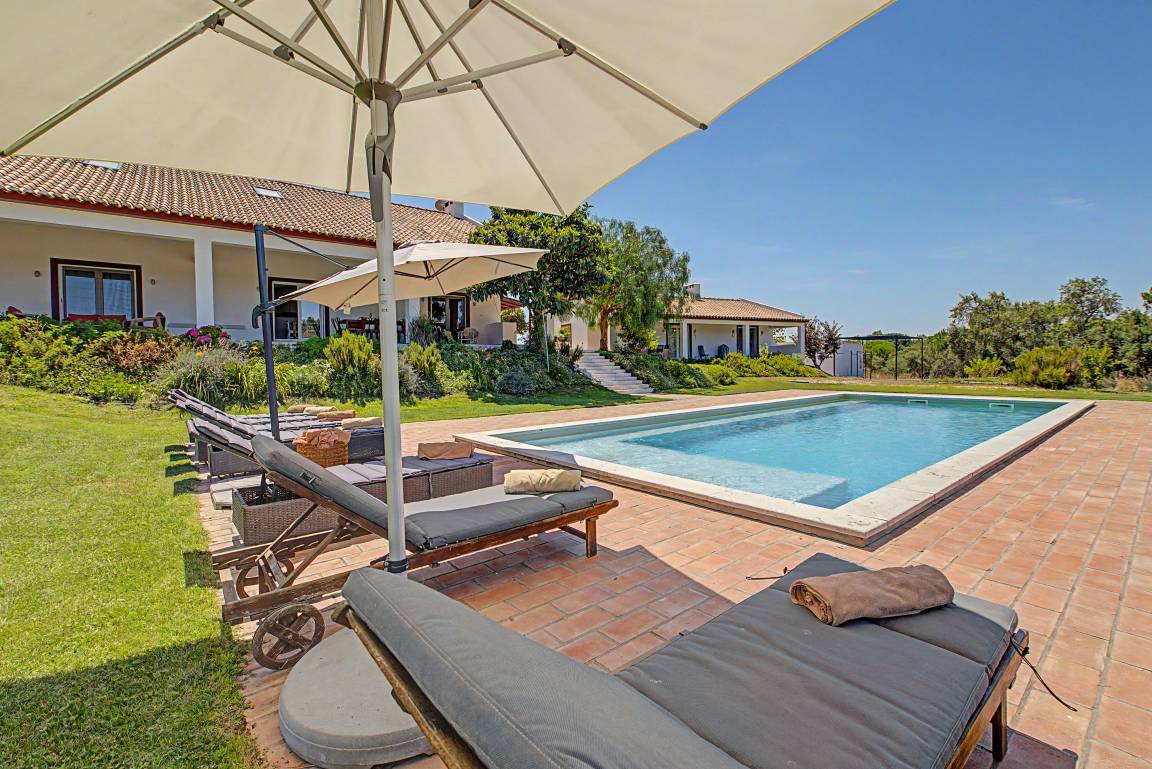 220 M² Casa ∙ 7 Quartos ∙ 14 Hóspedes - Coruche