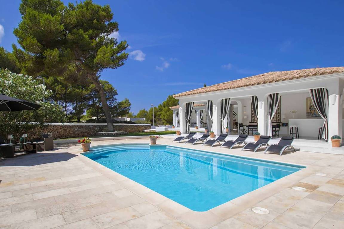 Villa ∙ 5 Bedrooms ∙ 9 Guests - Minorca