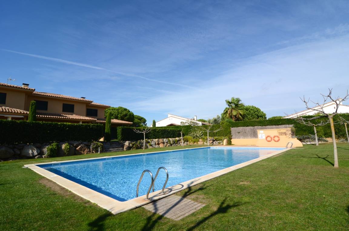 150 M² Maison De Vacances ∙ 3 Chambres ∙ 6 Personnes - Pals