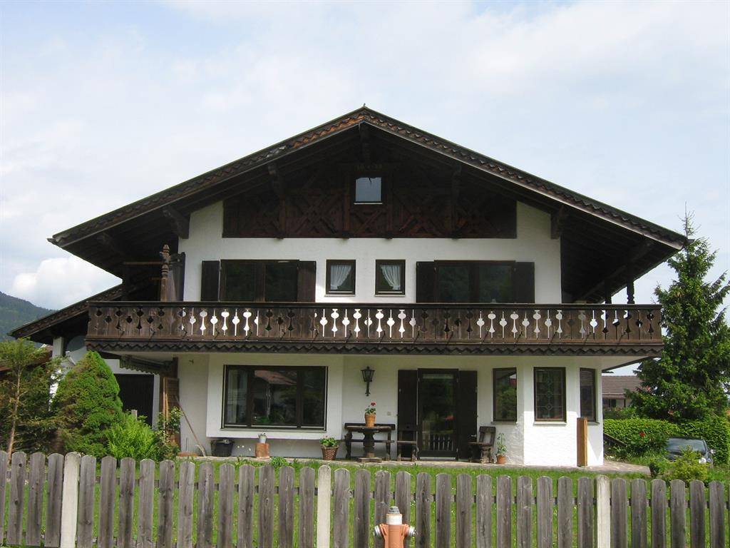 65 M² Ferienwohnung ∙ 2 Schlafzimmer ∙ 4 Gäste - Unterammergau