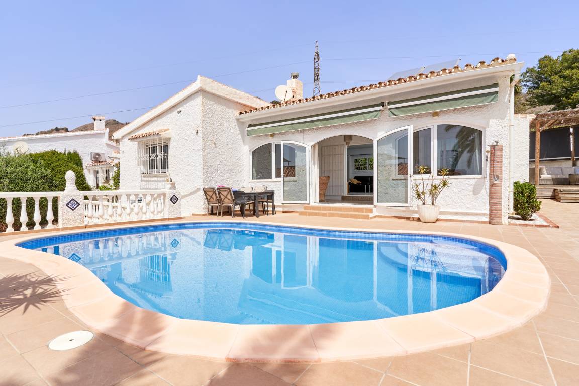 110 M² Villa ∙ 2 Bedrooms ∙ 6 Guests - Nerja