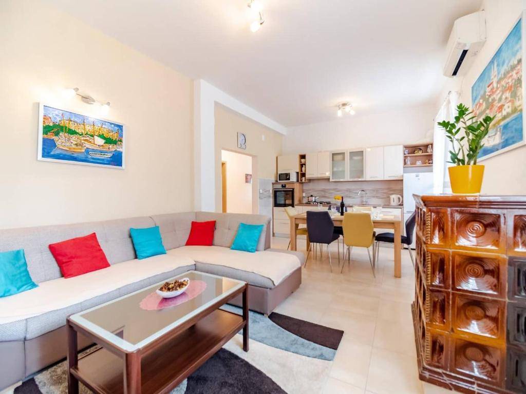 76 M² Ferienwohnung ∙ 2 Schlafzimmer ∙ 6 Gäste - Medulin