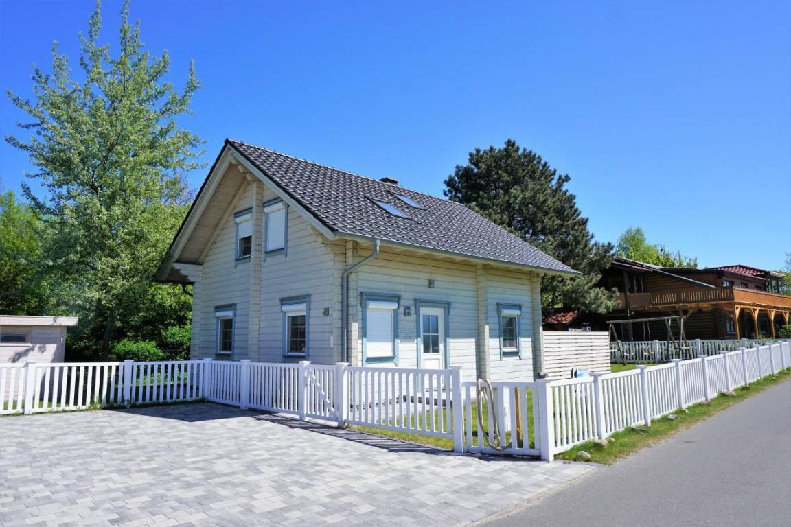 Blockhaus Holzhaus Ferienhaus in Wiek Rügen cheapest Ostsee bis 5 Personen