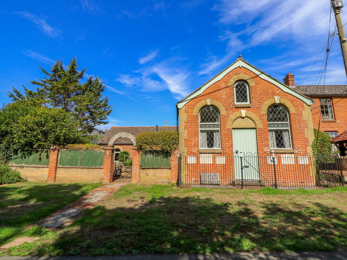 Cottage ∙ 2 Bedrooms ∙ 4 Guests - Beaulieu