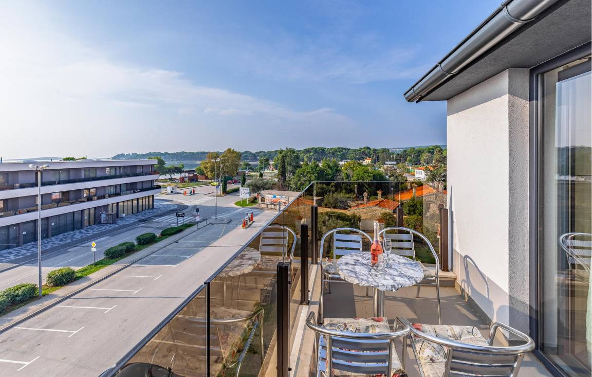 75 M² Ferienwohnung ∙ 2 Schlafzimmer ∙ 6 Gäste - Premantura