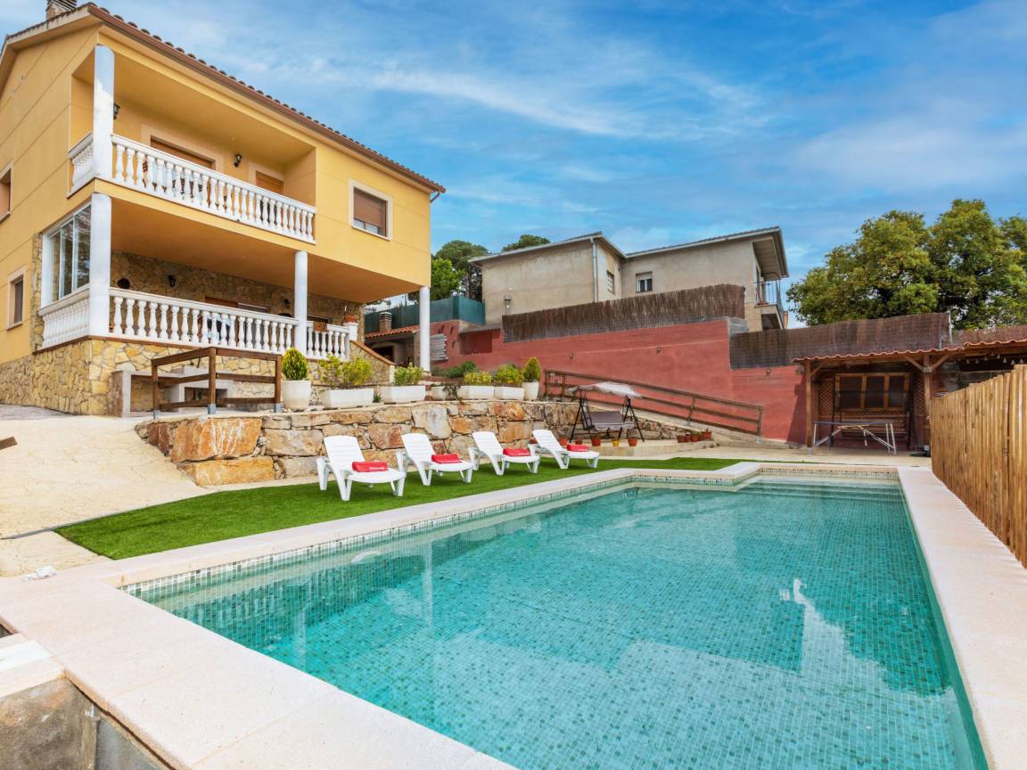 180 M² Casa ∙ 4 Habitaciones ∙ 8 Huéspedes - Santa Coloma de Farners