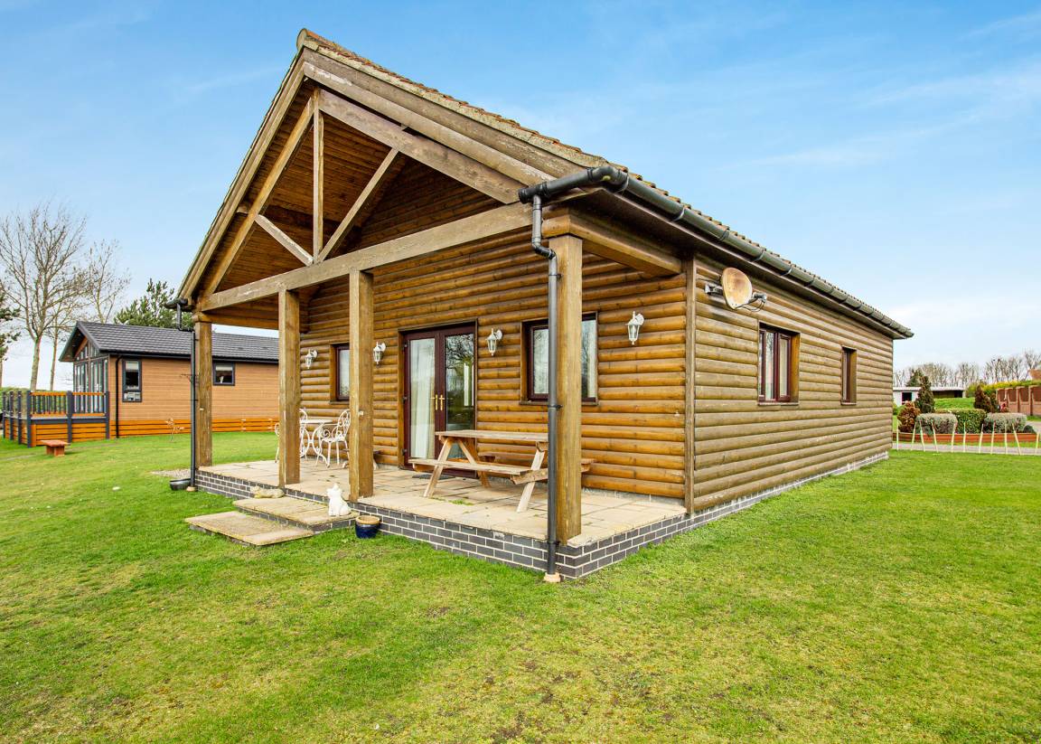 Chalet ∙ 2 Bedrooms ∙ 4 Guests - Lincolnshire