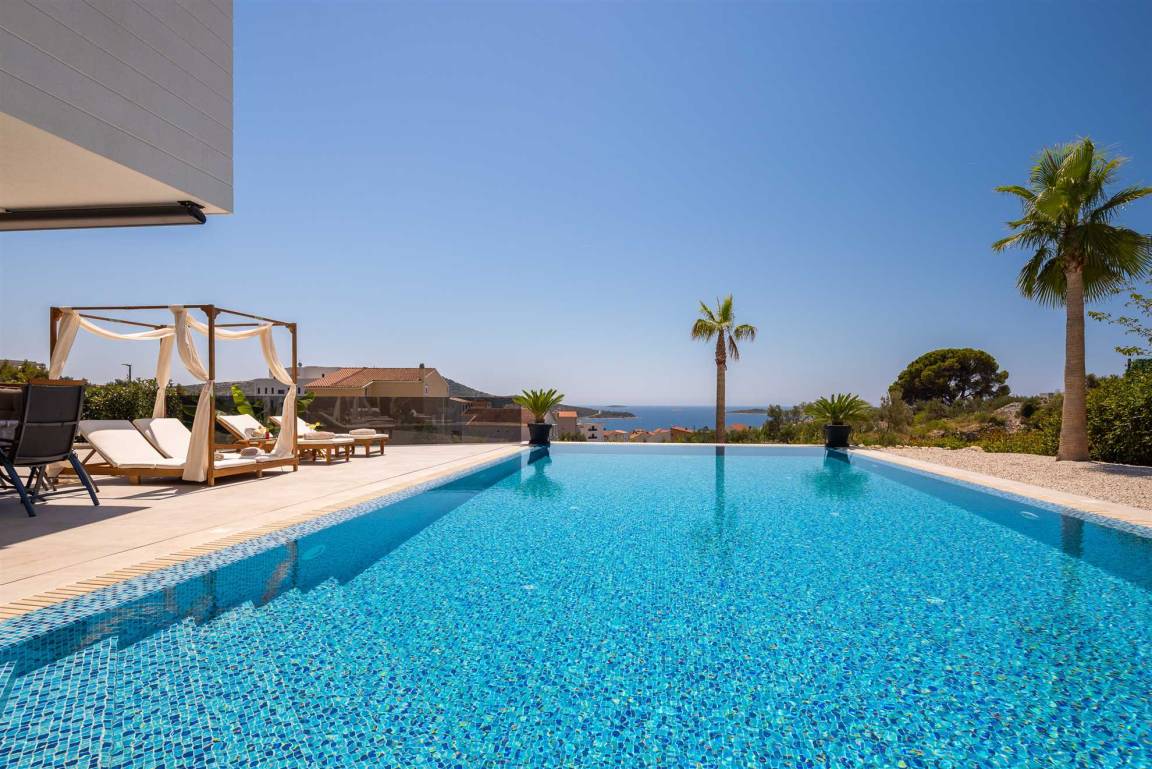 400 M² Villa ∙ 4 Chambres ∙ 8 Personnes - Primošten