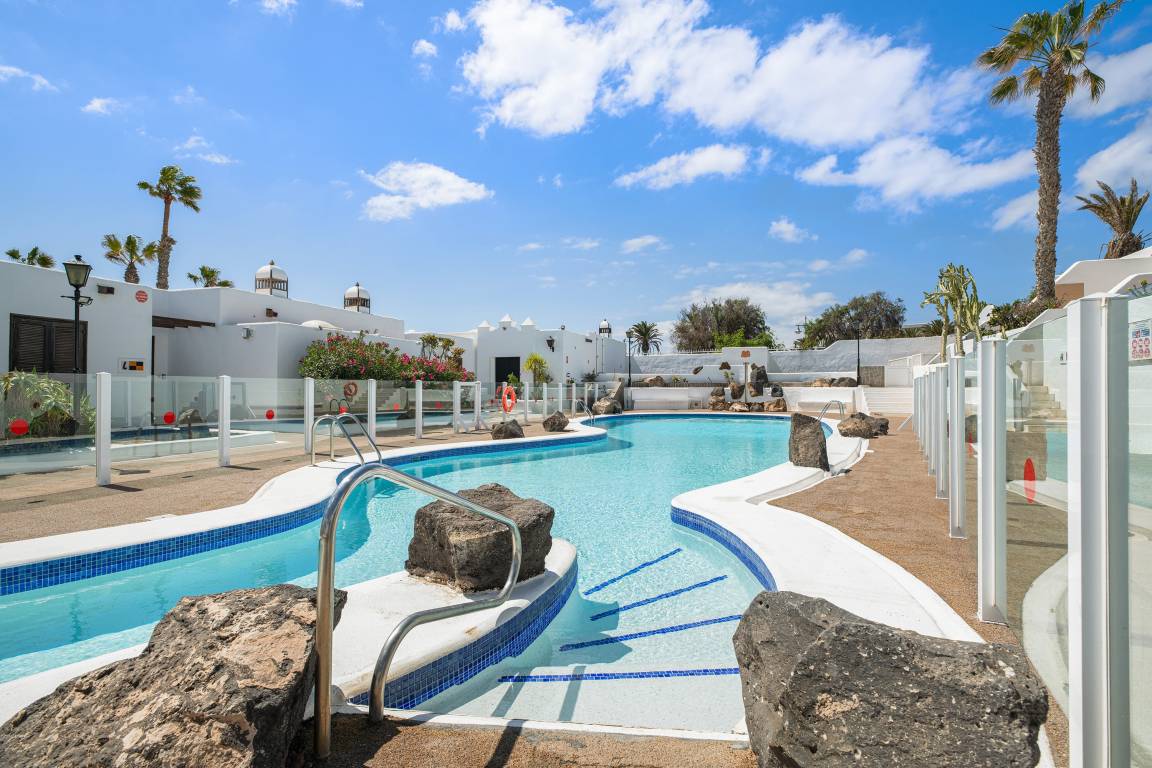 85 M² Apartamento ∙ 2 Habitaciones ∙ 4 Huéspedes - Playa Blanca, España