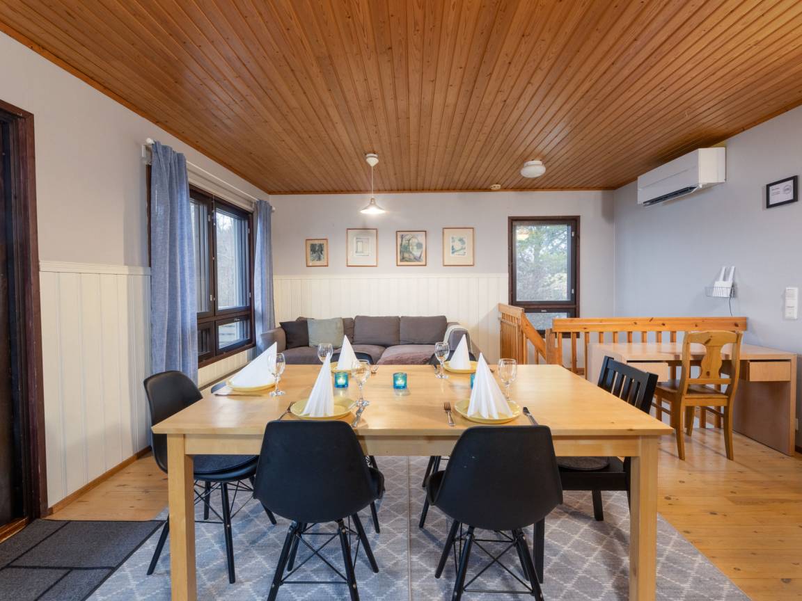 114 M² Talo ∙ 2 Makuuhuonetta ∙ 6 Vierasta - Hauho