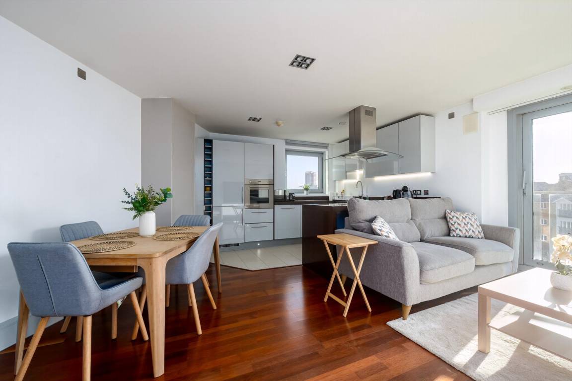 73 M² Apartment ∙ 2 Bedrooms ∙ 4 Guests - Earl's Court