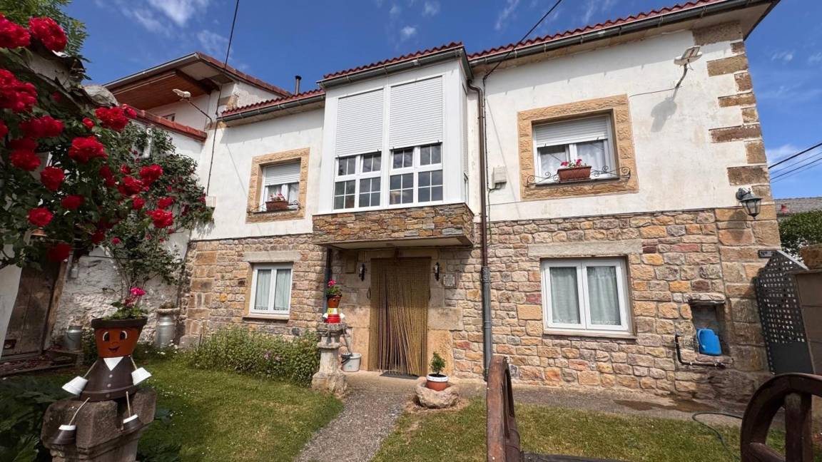 200 M² Casa ∙ 4 Habitaciones ∙ 8 Huéspedes - Reinosa