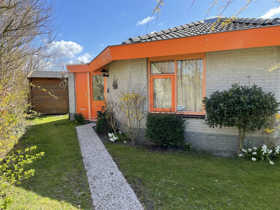 Bungalow ∙ 2 Bedrooms ∙ 4 Guests - Texel