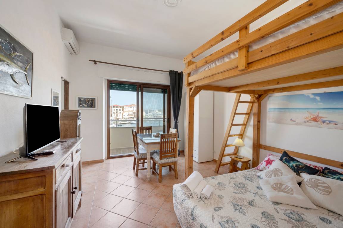 30 M² Studio ∙ 3 Personnes - La Maddalena