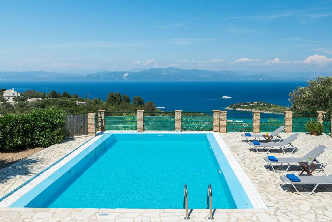 Villa ∙ 2 Bedrooms ∙ 5 Guests - Paxi