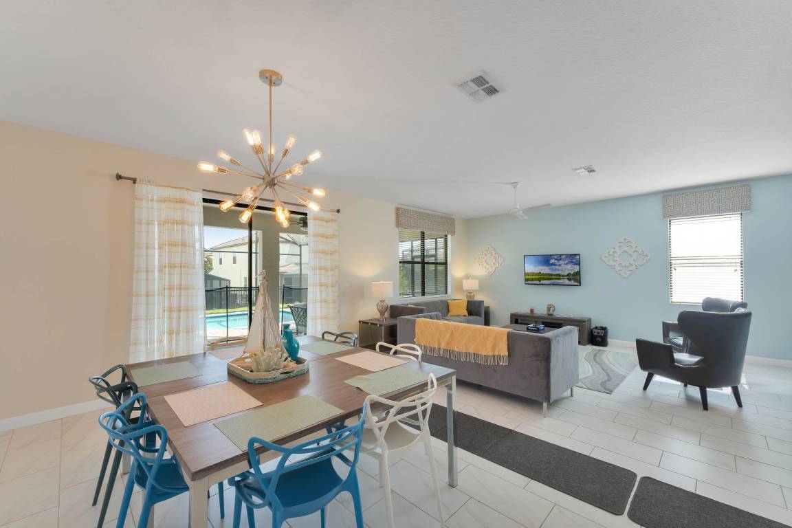 Casa ∙ 8 Habitaciones ∙ 18 Huéspedes - Haines City, FL