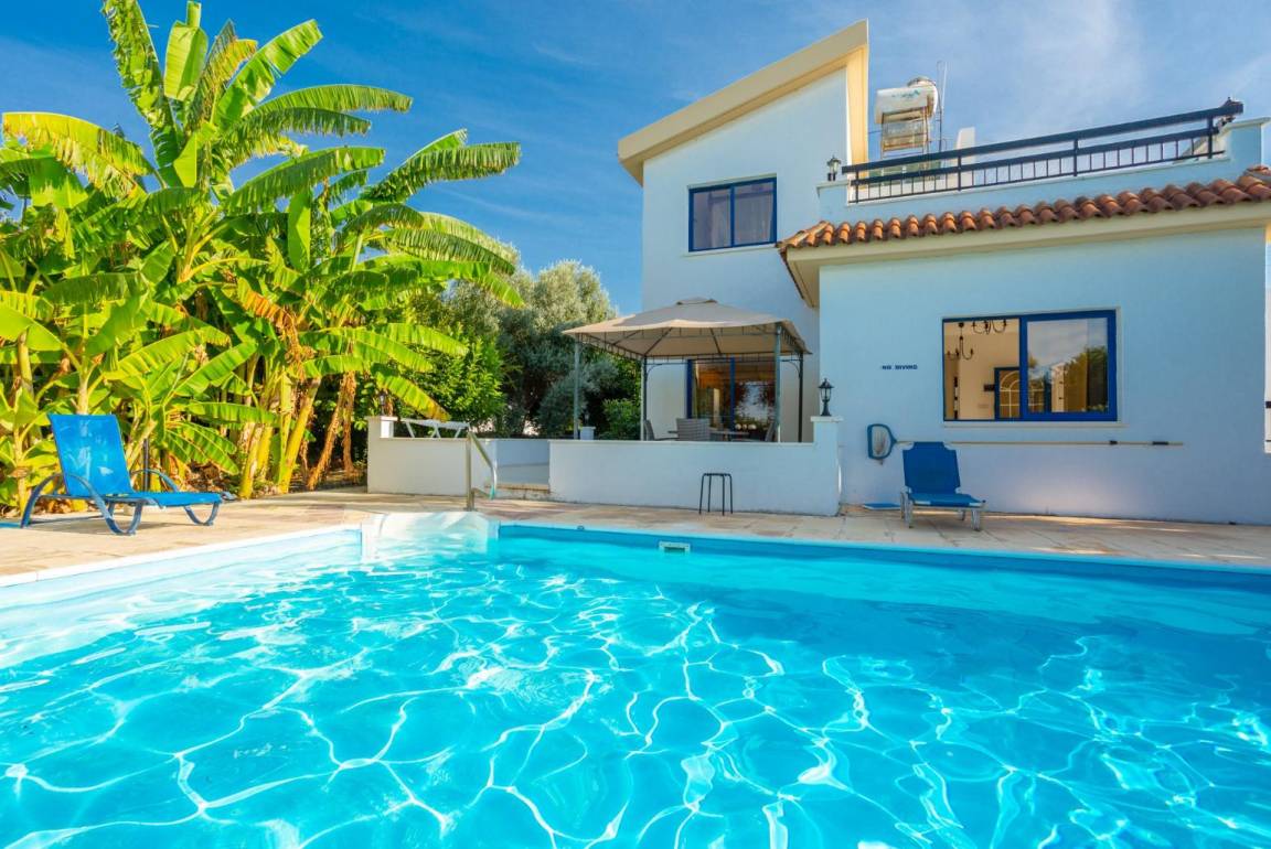 140 M² Villa ∙ 2 Chambres ∙ 4 Personnes - Argaka