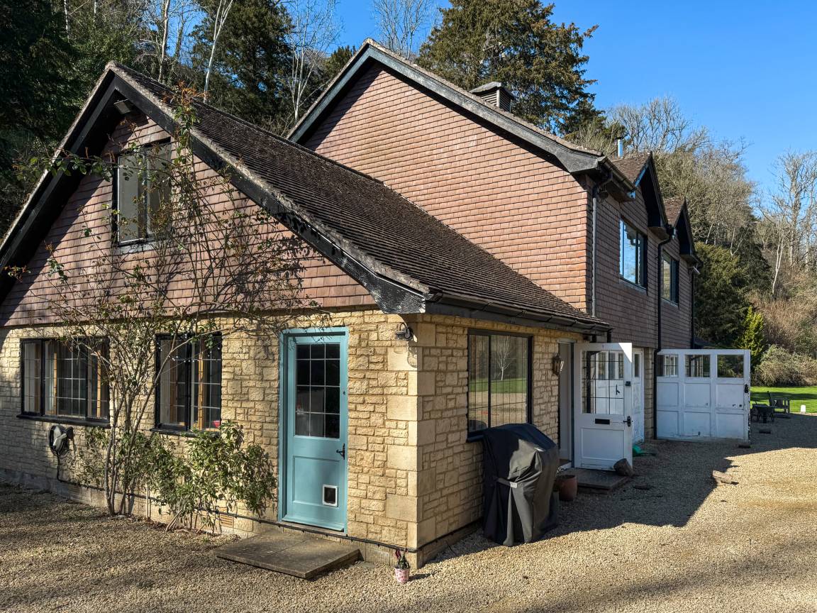 Cottage ∙ 3 Bedrooms ∙ 6 Guests - Bath