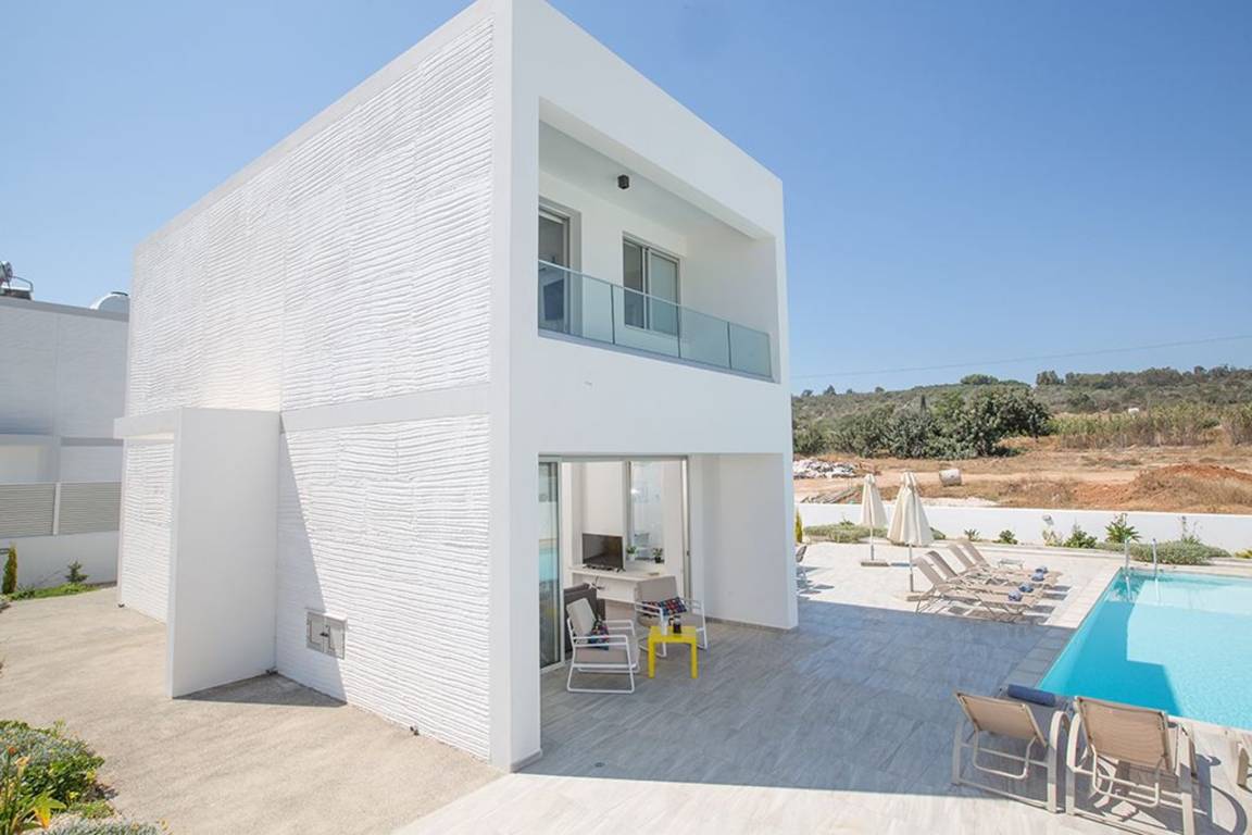 Villa ∙ 5 Bedrooms ∙ 11 Guests - Protaras