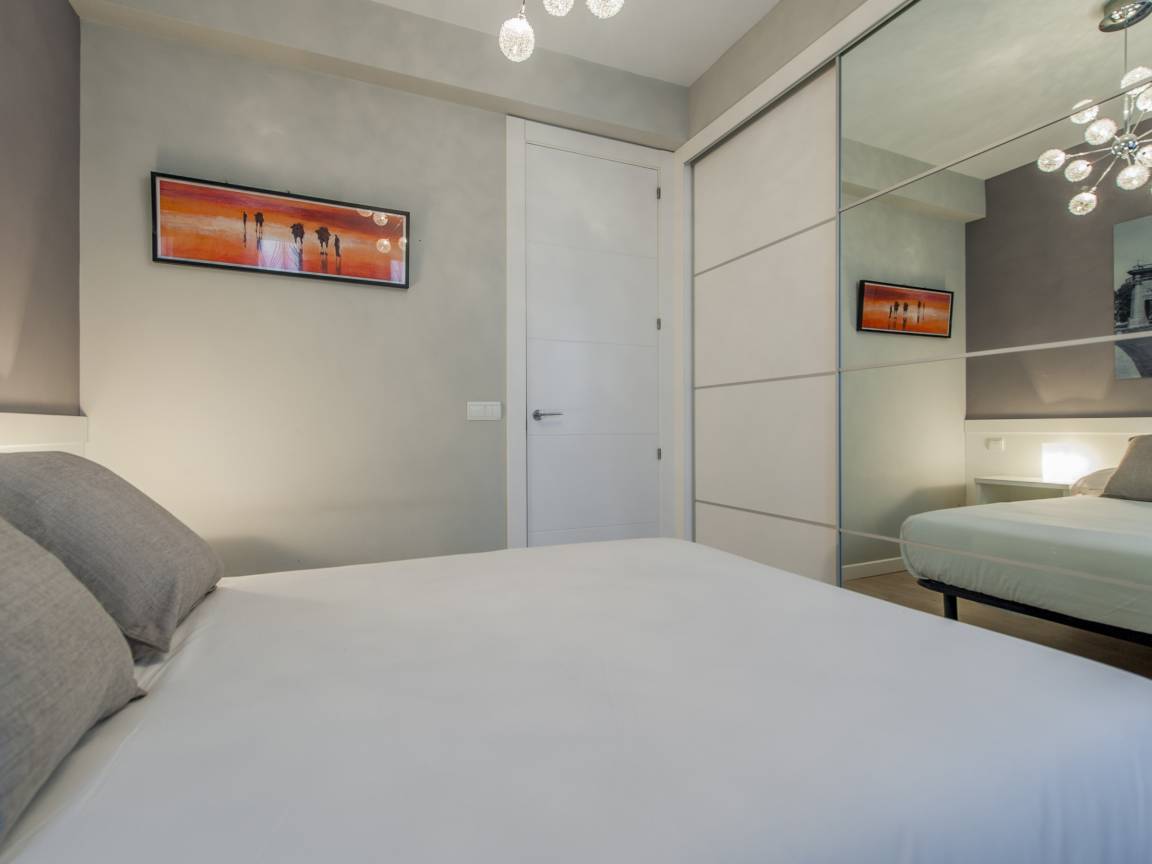 70 M² Apartment ∙ 2 Bedrooms ∙ 6 Guests - Madrid