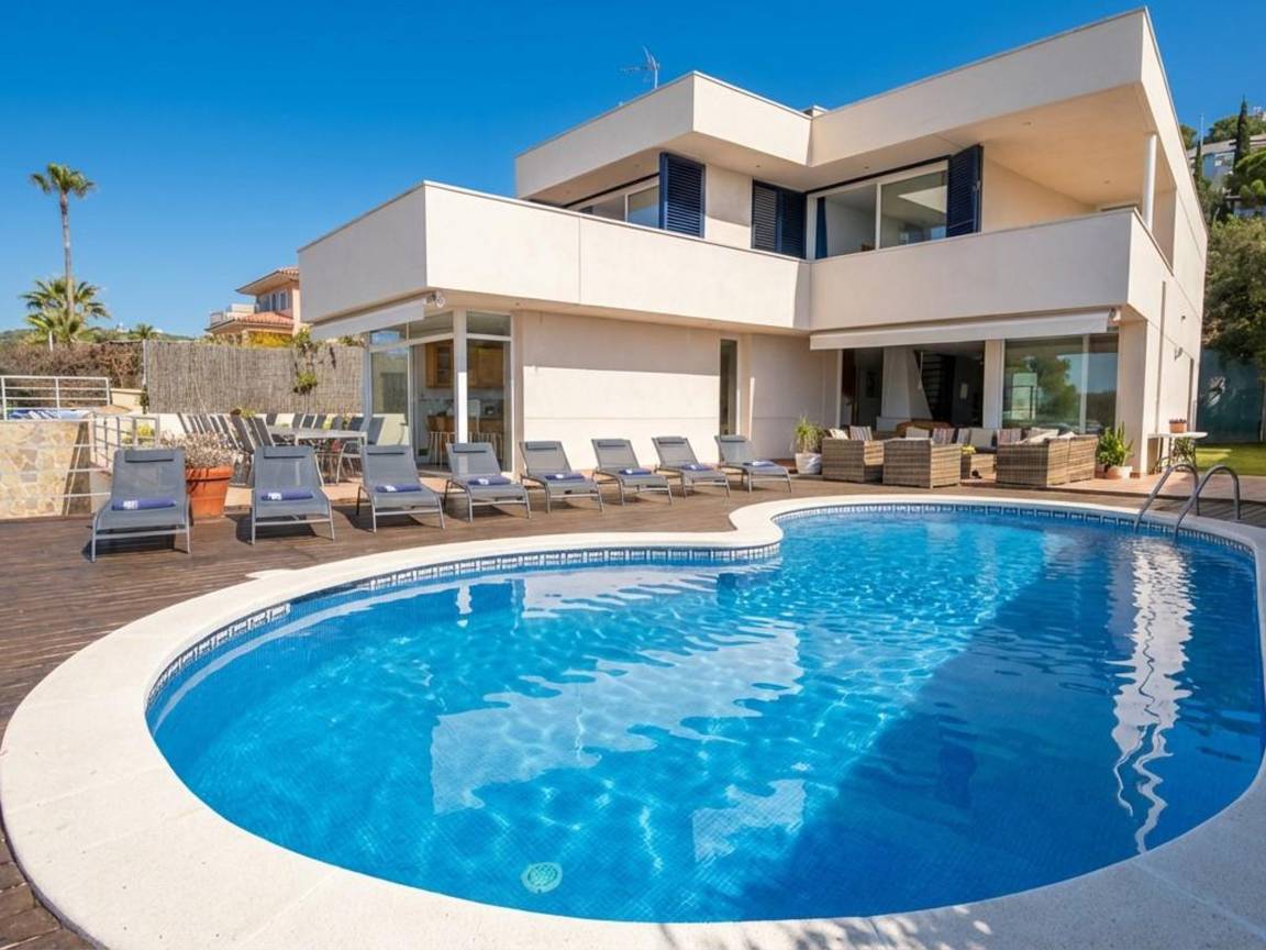 500 M² Villa ∙ 6 Bedrooms ∙ 12 Guests - Sitges