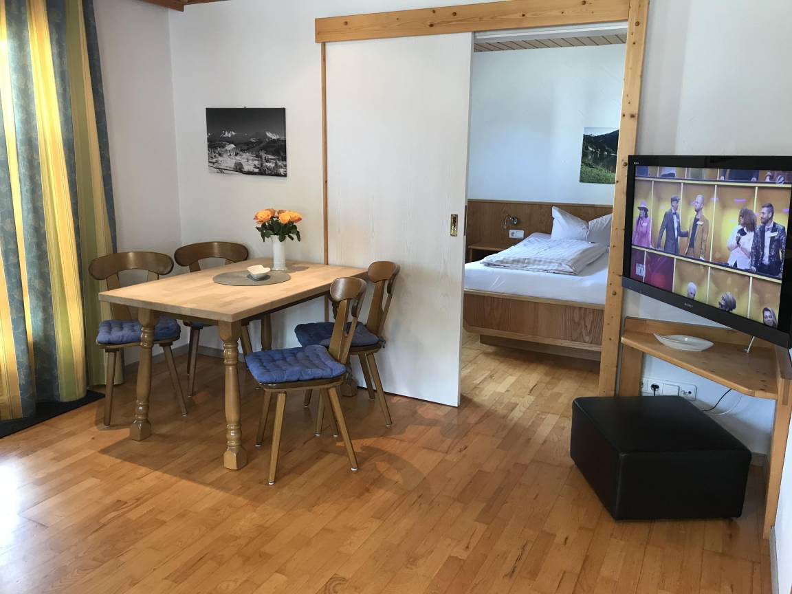 65 M² Apartment ∙ 2 Bedrooms ∙ 2 Guests - Schattwald