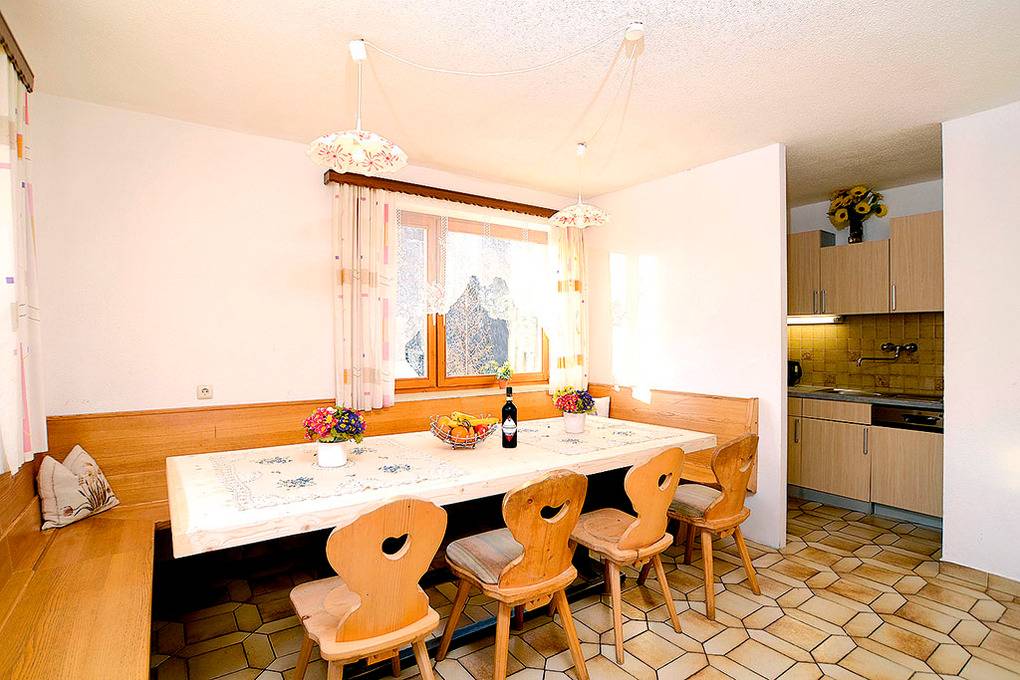 240 m² Ferienhaus ∙ 9 Schlafzimmer ∙ 25 Gäste – Bild 3