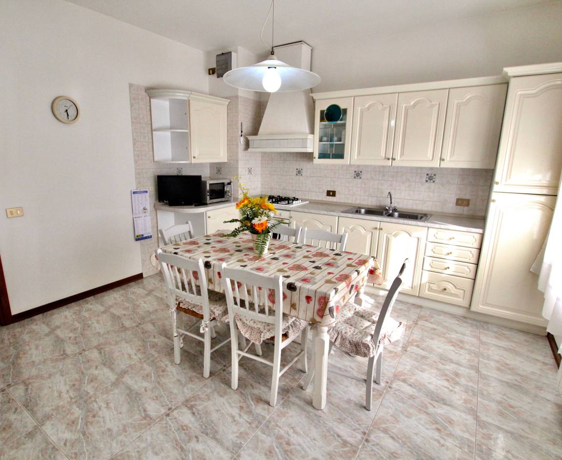 61 m² Ferienwohnung ∙ 2 Schlafzimmer ∙ 8 Gäste – Bild 3