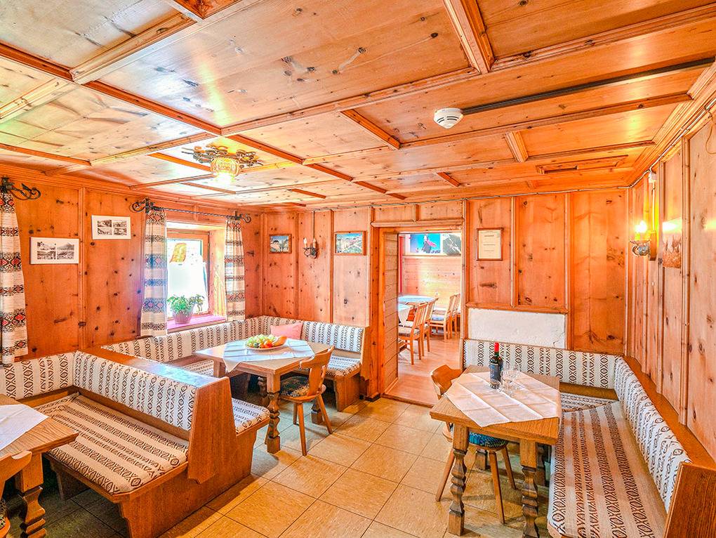 280 m² Ferienhaus ∙ 9 Schlafzimmer ∙ 25 Gäste – Bild 2