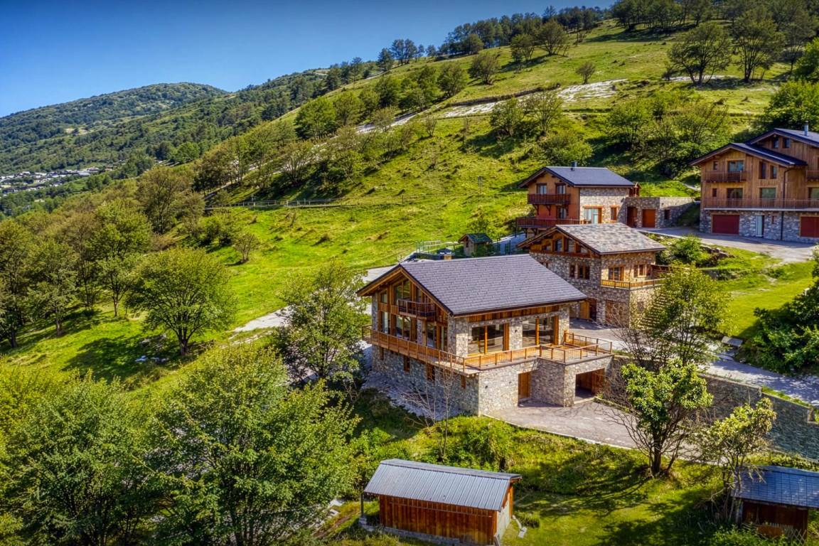 250 M² Chalet ∙ 5 Habitaciones ∙ 10 Huéspedes - Savoie