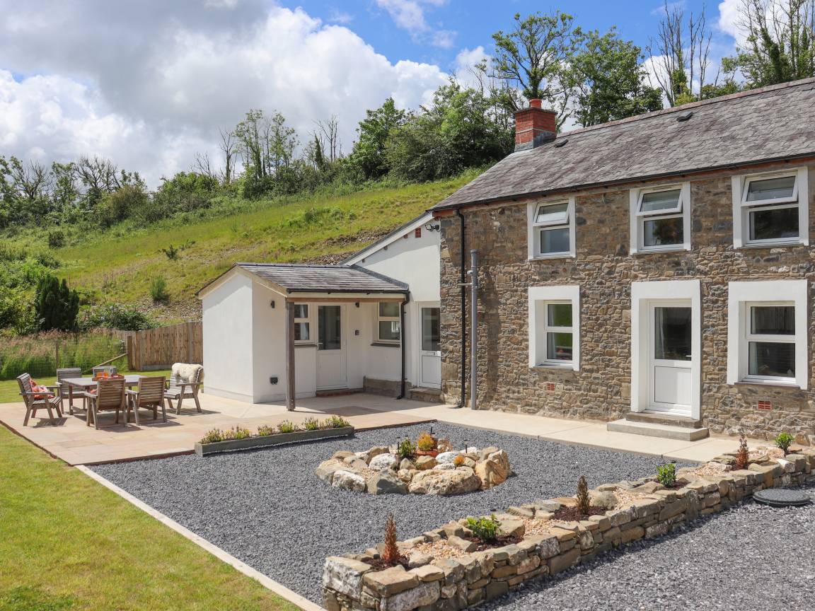 Cottage ∙ 4 Bedrooms ∙ 8 Guests - New Quay